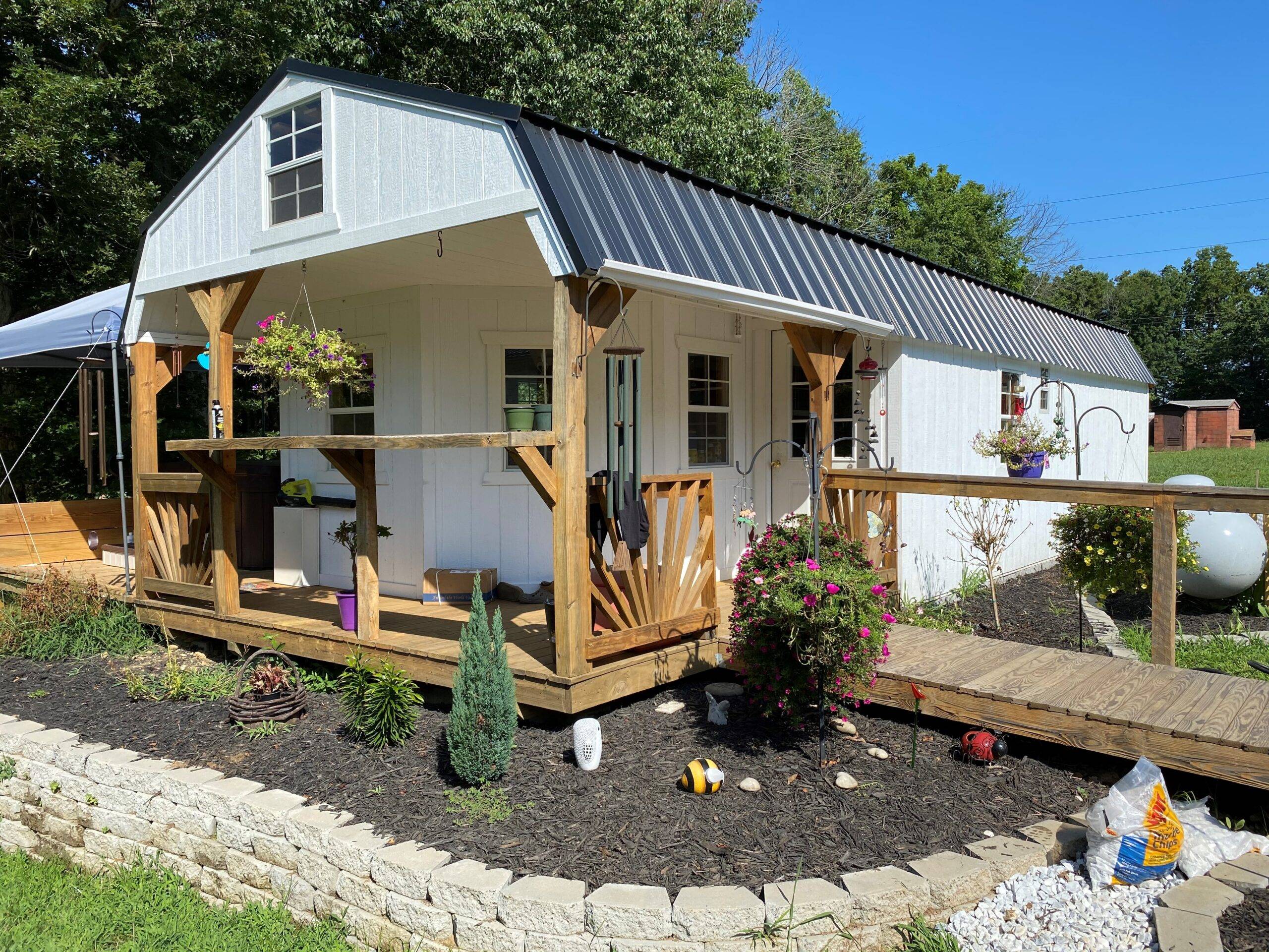 EndUse_Lofted_LoftedPlayhouse_LoftedDeluxe_BarnWhite_Black – Jan2022 EndUse_Lofted_LoftedPlayhouse_LoftedDeluxe_BarnWhite_Black - Jan2022